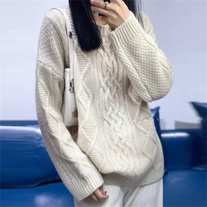 2025年秋季新款百搭女士三股圆领花型加厚羊毛衫图片