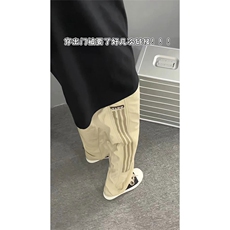 卡其色