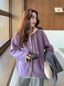 减龄紫色连帽皮毛一体羊羔毛外套女秋冬2025新款多巴胺巨好看超火图片