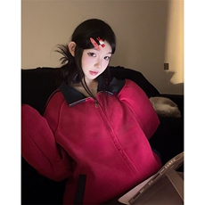 酒红色