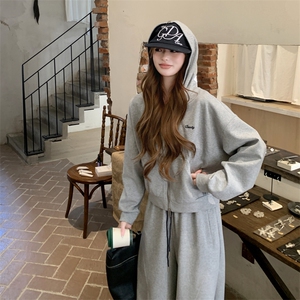 现货新款针织三件套连帽套装p195-k298，女装套装/套裙，丝露怡语