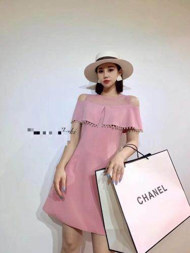 露肩珍珠连衣裙，女装连衣裙，玩美