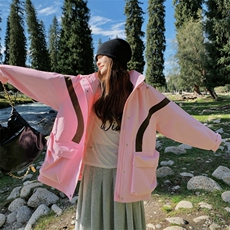 182-8573-P165-K238-粉色条纹设计感冲锋衣外套风衣，女装短外套，帛香坊