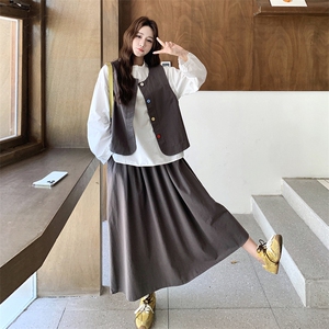 白色内胆马甲半身裙三件套女秋季新款高腰显瘦气质高级感休闲套装