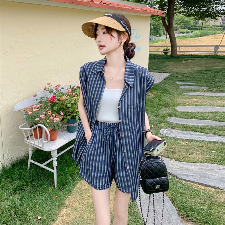 条纹衬衫短裤两件套女夏季2025超火独特绝美韩系休闲高级感一整套图片