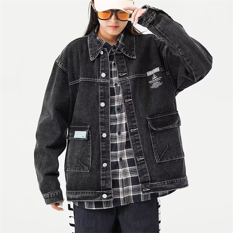 春款男女牛仔夹克工装口袋中性风字母贴标外套大码M-4XL JK5 P60图片