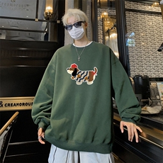 墨绿色