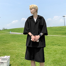 黑色