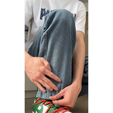 浅蓝色