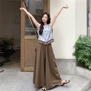 松弛慵懒风木耳边印花上衣两件套2025夏季日系简约复古阔腿裤套装图片
