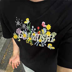 黑色