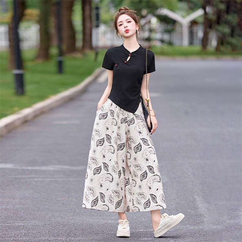 新中式套装女2025夏季新款不规则盘扣t恤印花阔腿裙裤两件套,女装套装/套裙,关键词