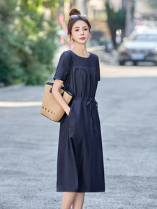 短袖休闲天丝牛仔连衣裙女2024夏季新款韩版薄款收腰显瘦中长裙子图片
