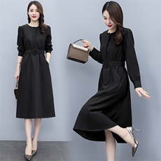 高级感红色长袖连衣裙女春秋2026新款收腰显瘦气质别致漂亮长裙子，女装连衣裙，丝露怡语