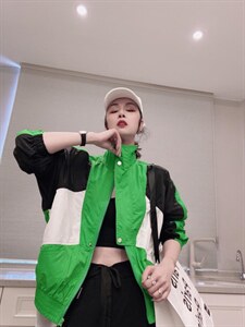 时尚撞色防晒衣图片