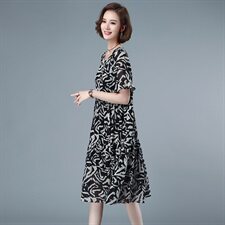 2021年时尚百搭收腰显瘦圆领中长款连衣裙，女装连衣裙，独衣靓