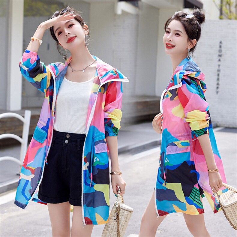 《48H发》抽绳l连帽迷彩印花防晒衣短外套，女装防晒衣，红依佳