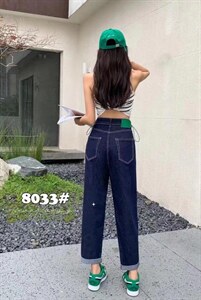 薄料男友裤图片