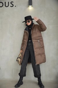 【现货】冬季新款拼色设计中长款羽绒服图片
