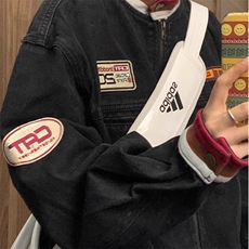 黑色