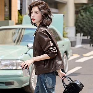 现货新款海宁皮衣女短款高级仿绵羊皮长袖时尚翻领夹克外套春秋图片