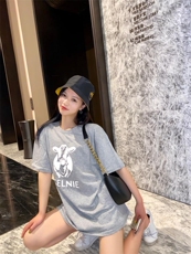 三维立体牛气冲天图?夜光发光个性宽松显瘦大板T，女装，拉菲·玛索