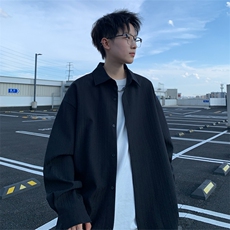 黑色