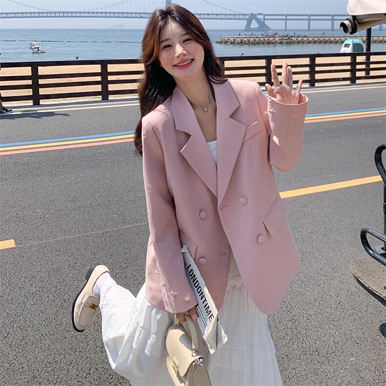 小个子提花粉色西服女2024春秋新款休闲宽松小众设计感小西装外套,女装西装,冬木谷雨