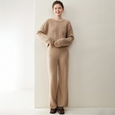 2025年秋季新款百搭女士三股加厚保暖麻花提花套装，女装套装/套裙，纳丰羊绒