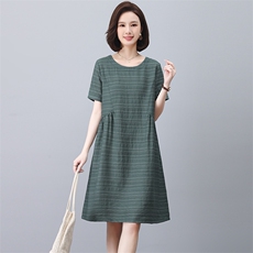 中年今年流行条纹连衣裙女夏季宽松减龄显瘦遮肚妈妈休闲中长裙子，女装连衣裙，忆绮罗