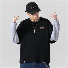 黑色