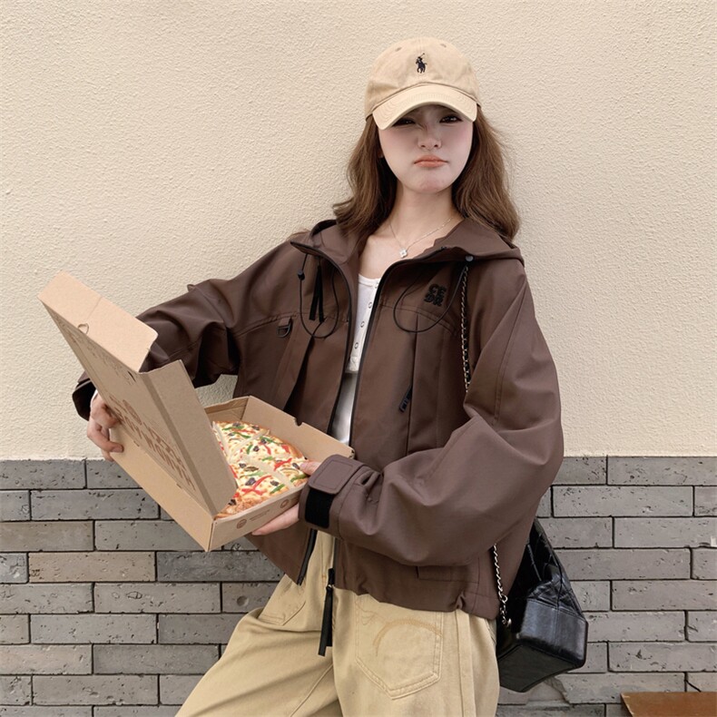 25秋季新款加厚面料冲锋衣外套6516-P155-K238,女装短外套,2C317