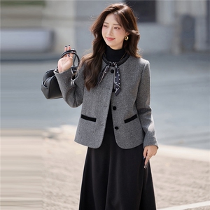 小香风名媛毛呢外套女2025秋冬新款独特设计丝巾系带减龄气质上衣图片