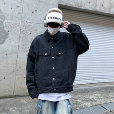 黑色