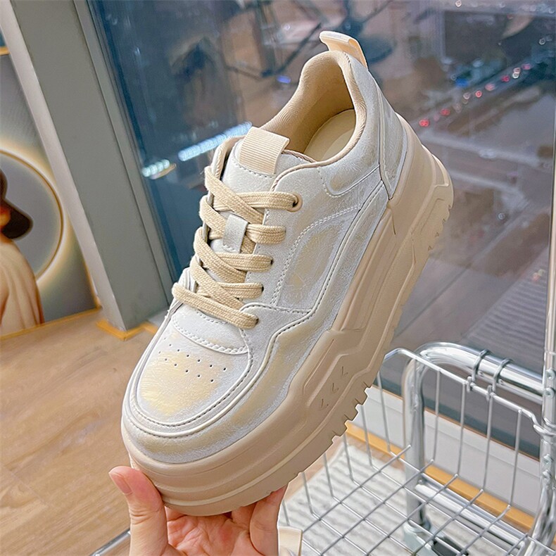 发泡底真皮小白鞋女2024秋冬新款厚底运动板鞋女休闲单鞋百搭女鞋，女鞋休闲鞋，电商A223