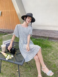小碎花中长连衣裙图片