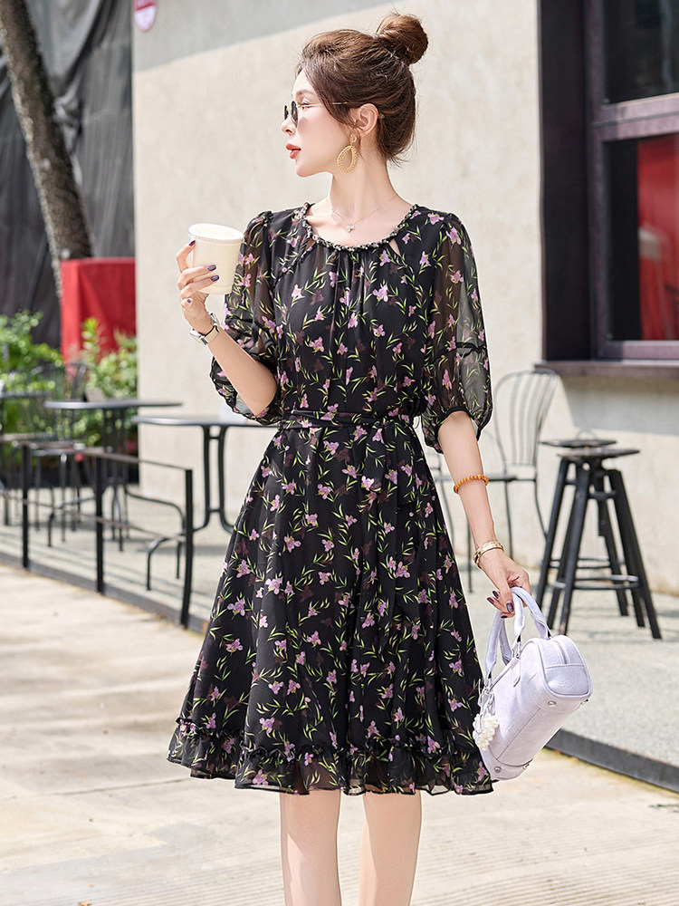 （现货）时尚气质碎花连衣裙女2025夏季新款小个子显瘦减龄a字裙,女装连衣裙,恋慕依尚