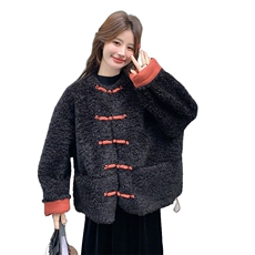 高级感新中式盘扣拼接皮毛外套女2026冬季新款时尚百搭小个子上衣，女装羊羔毛/颗粒绒，艾米莉亚