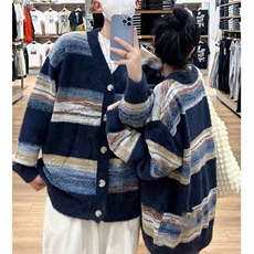 深蓝色
