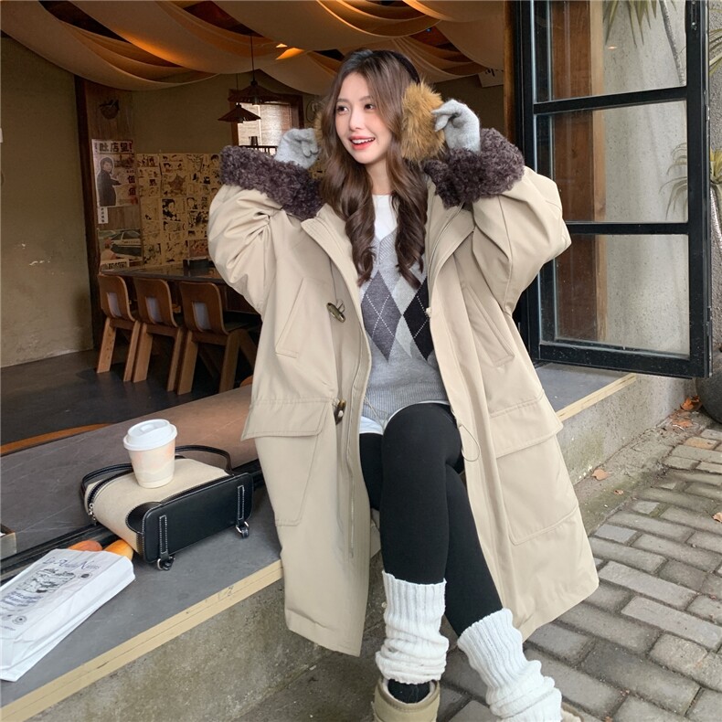 卡其色工装连帽圈圈毛拼接羽绒服女2026年冬季新款90绒长款派克服,女装羽绒服,2C159