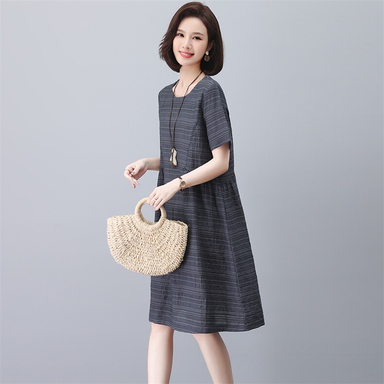 中年今年流行条纹连衣裙女夏季宽松减龄显瘦遮肚妈妈休闲中长裙子,女装连衣裙,忆绮罗