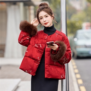 现货。现货。2026年冬季短款重工刺绣真狐狸毛羽绒服图片