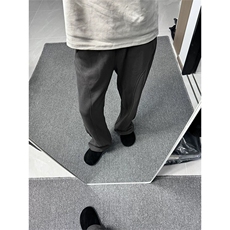 深灰色
