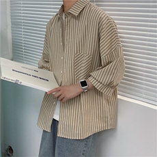 卡其色