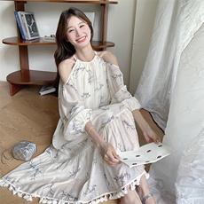 设计感露肩印花挂脖连衣裙女2025新款夏季时尚气质清冷感流苏长裙，女装连衣裙，诺蝶