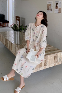 现货（主推款 数据好）夏季碎花连衣裙（p135k185）图片