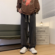 黑灰色