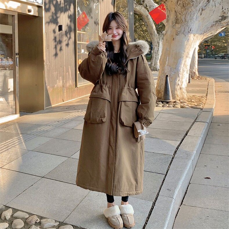 韩系工装抽绳收腰加绒加厚派克服外套女冬新款长款过膝大毛领棉衣,女装短外套,2B183