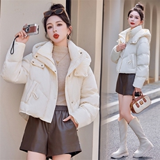 2024年冬季时尚潮流，女装羽绒服，依曼迪
