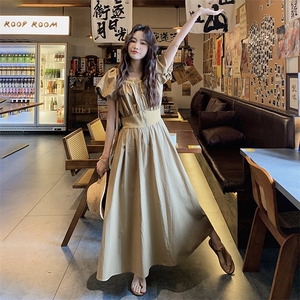 2025夏季新款法式显瘦气质泡泡袖收腰连衣裙女时尚气质绝美小裙子图片